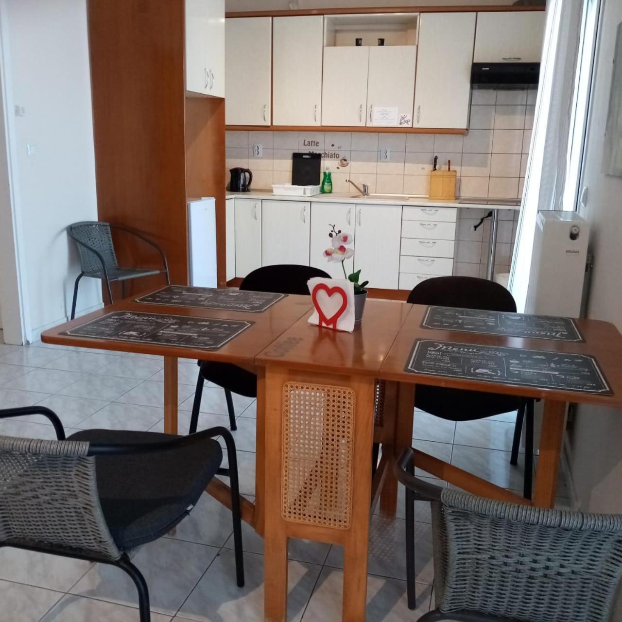 Apartment By The Beach With Amazing Sea View Peraía Zewnętrze zdjęcie