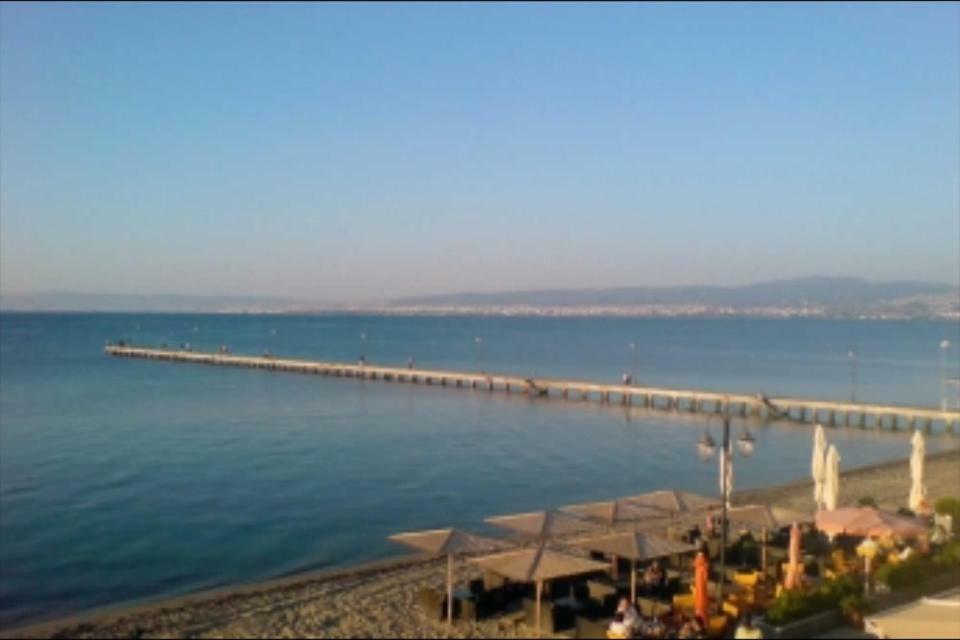Apartment By The Beach With Amazing Sea View Peraía Zewnętrze zdjęcie